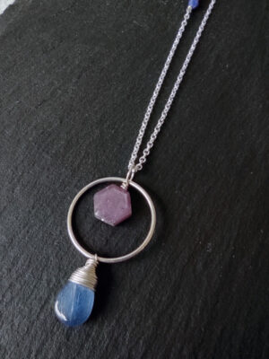 collier anneau cyanite rubis