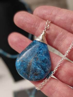 collier argent apatite bleue