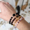 bracelet quartz rose porté